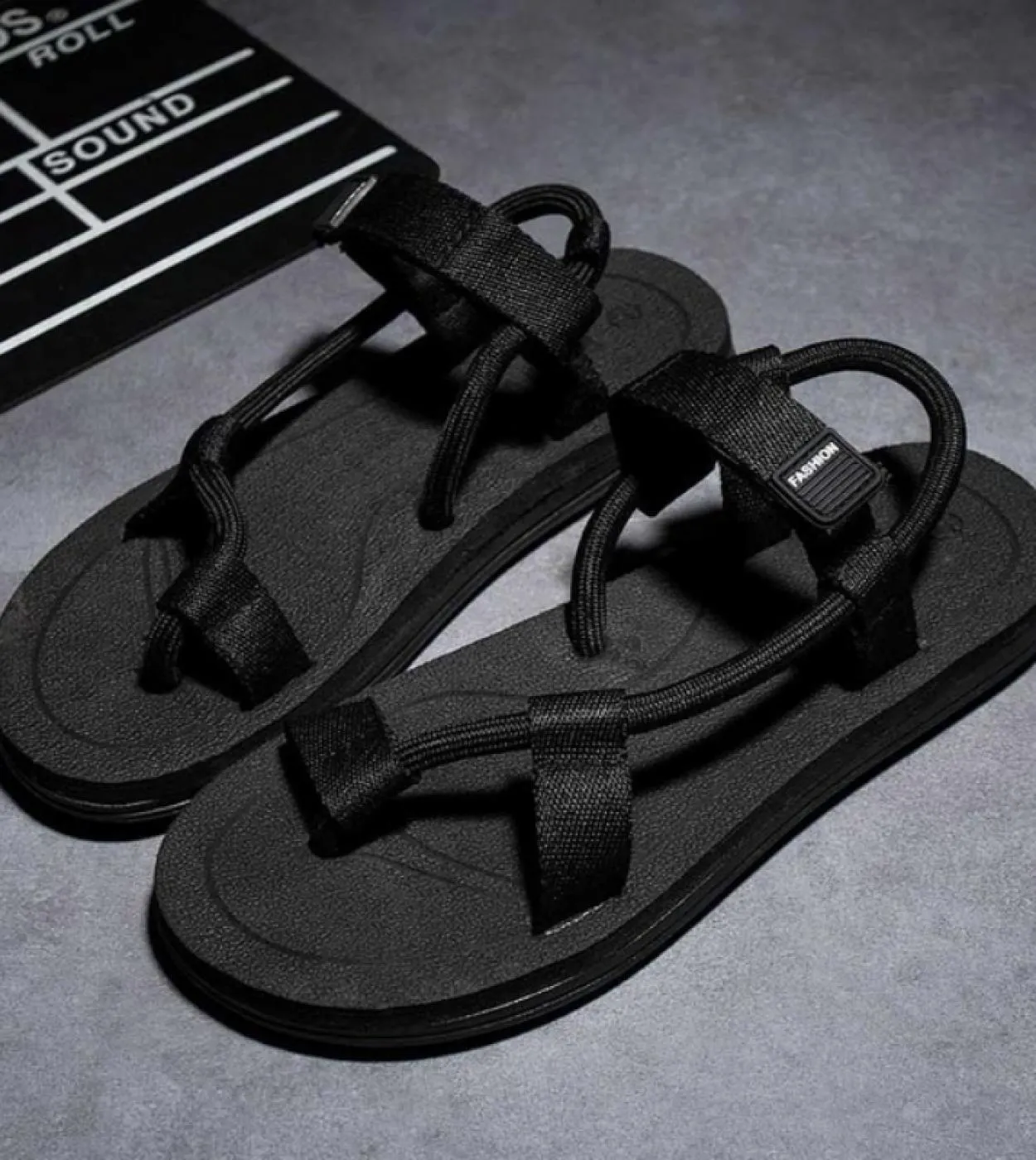 Sandali da uomo Hombre Sandali da gladiatore per uomo Estate Scarpe da spiaggia romane Infradito Slip On Flats Pantofole Scivoli
